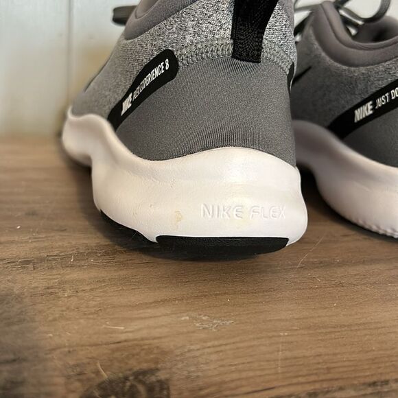 NWT Nike Flex Experience Cool Grey Size 8.5 - Picture 4 of 6